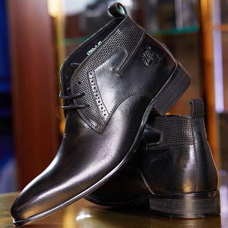 Black Timberland leather boots